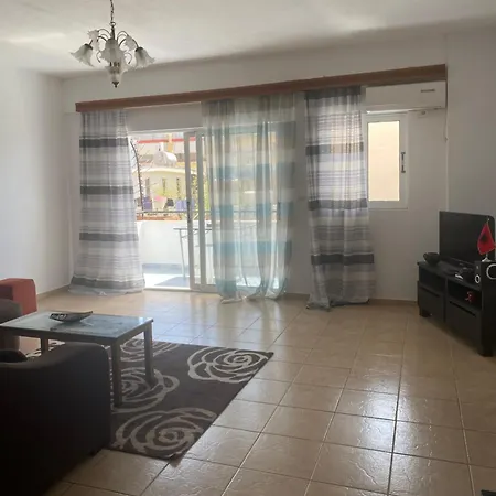 Lidas Near The Beach 2 شقة ساراندا